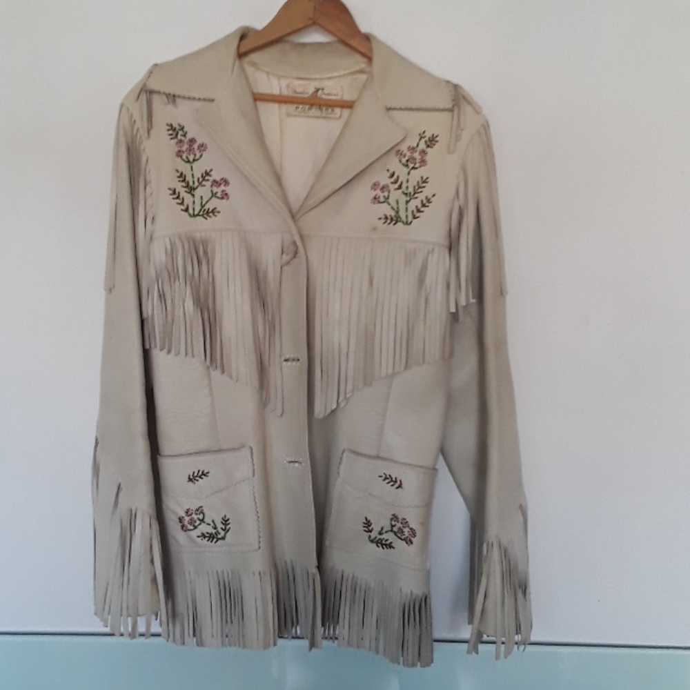 Vintage western leather jacket w/fringe; beadwork